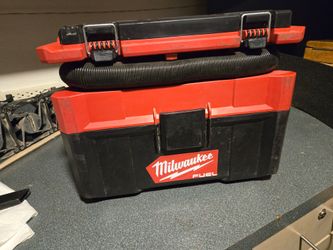 Milwaukee M18 Wet/Dry Shopvac 2.5 Gal