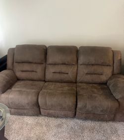 Sofa w/recliner