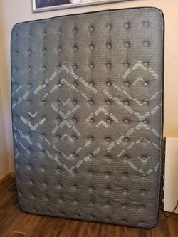 Full size bed