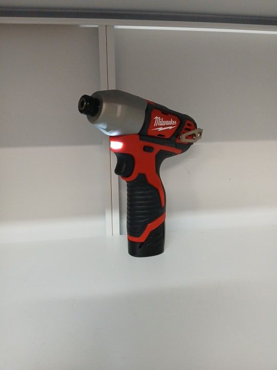 Milwaukee New M12 Impact Driver More Battery 2.0