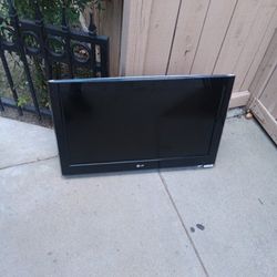 LG 32-in No Remote Control Turns On$25 Cash