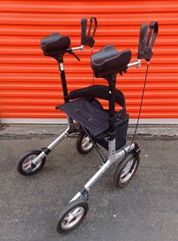 OasisSpace Pneumatic All-Terrain Armrest Walker with Seat and Storage