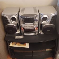 Stereo System With Speakers