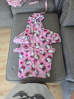 Hello Kitty By Sanrio Bathrobe Pink Size 4