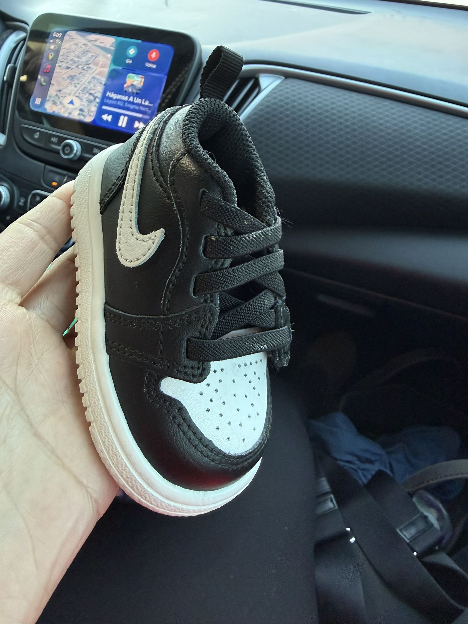 Baby shoes 