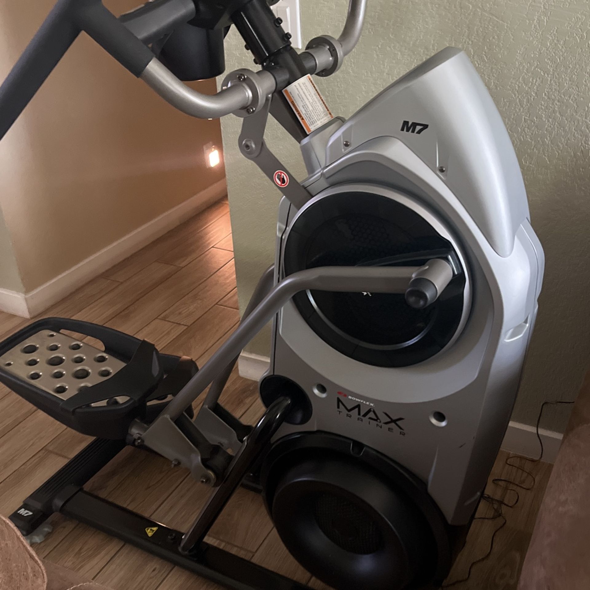 Elliptical Machine Facebook Bowflex Max Trainer M7 For Sale