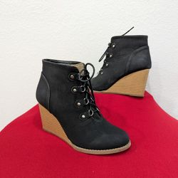 Nautica Women Lace-up Wedge Platform Black Booties Size 8 NEW