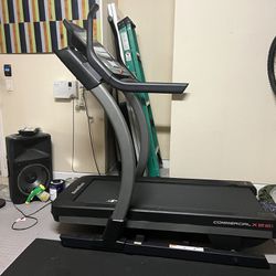 Incline Trainer Treadmill (NordicTrack)