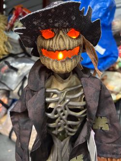 NEW 2025 Home Depot Worricrow Scarecrow 3 ft Grave & Bones LED Eyes