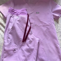 FIGS Scrub Set – Light Pink – XS Top + XS Jogger Pants