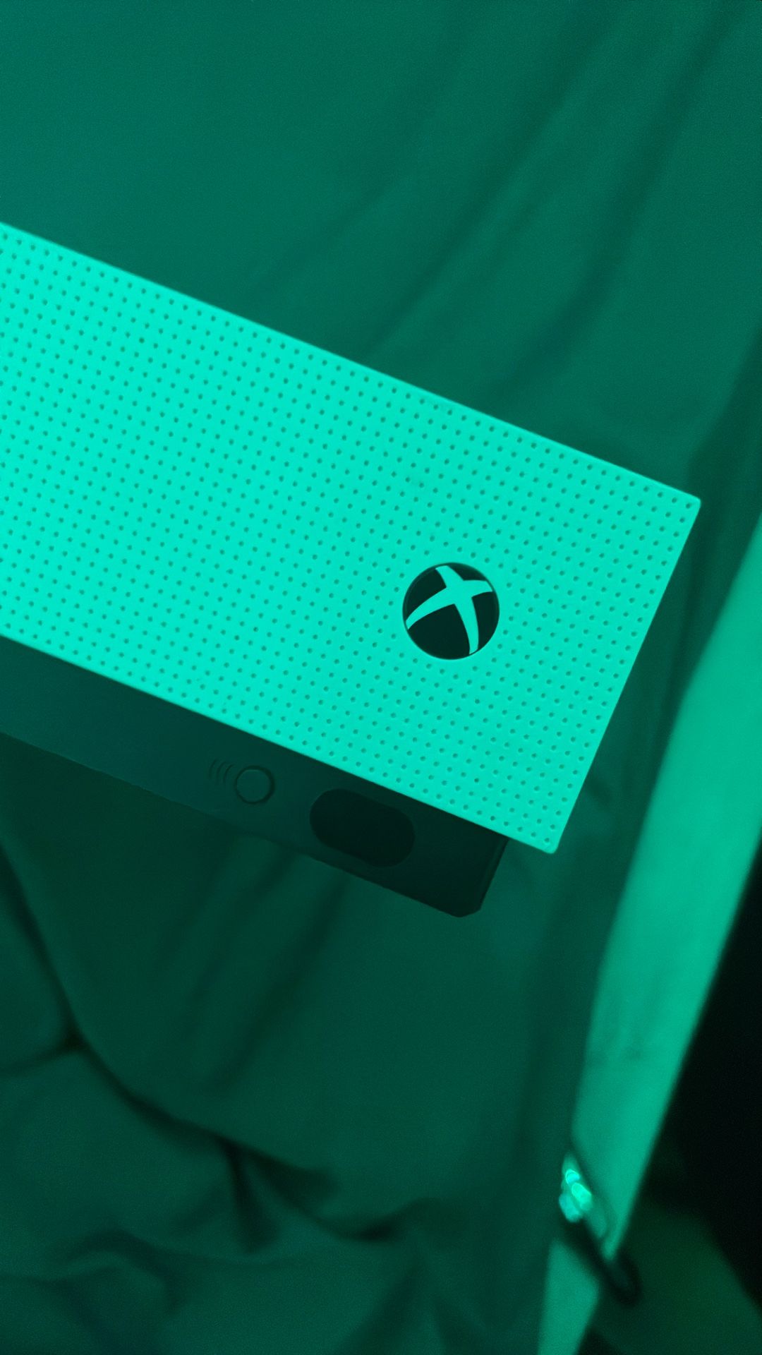 Xbox One S (Great Condition)