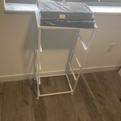 Stand with 4 Drawers