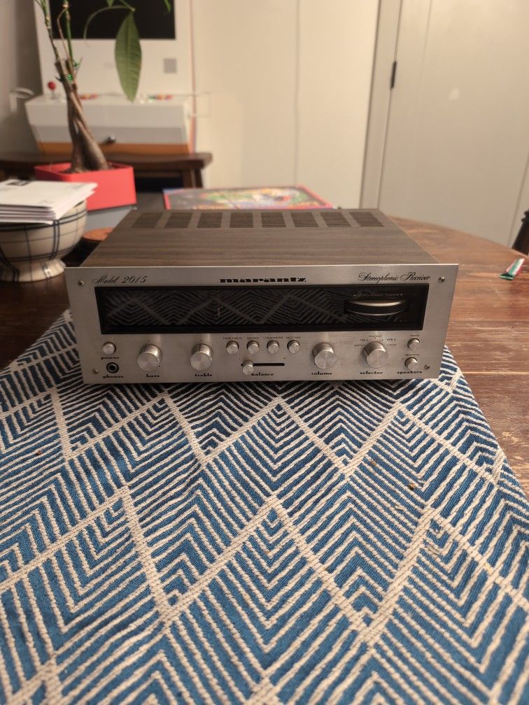 Working Marantz Model # 2015 AM/FM Stereophonic Receiver Vintage HiFi Stereo