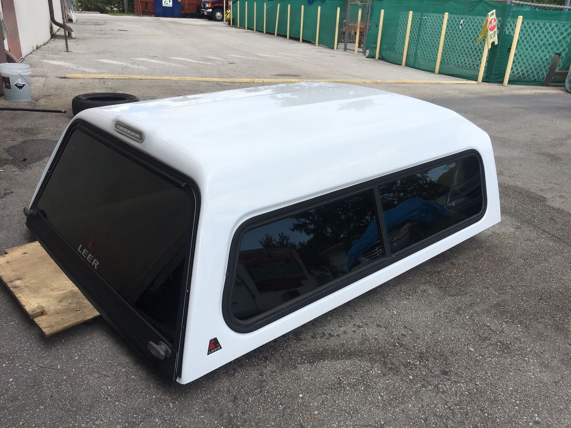 Tinted Leer Camper