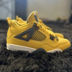 Air Jordan 4 Retro 'Lightning' 2021 