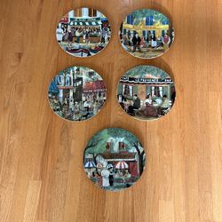 6 Collectable Plates 
