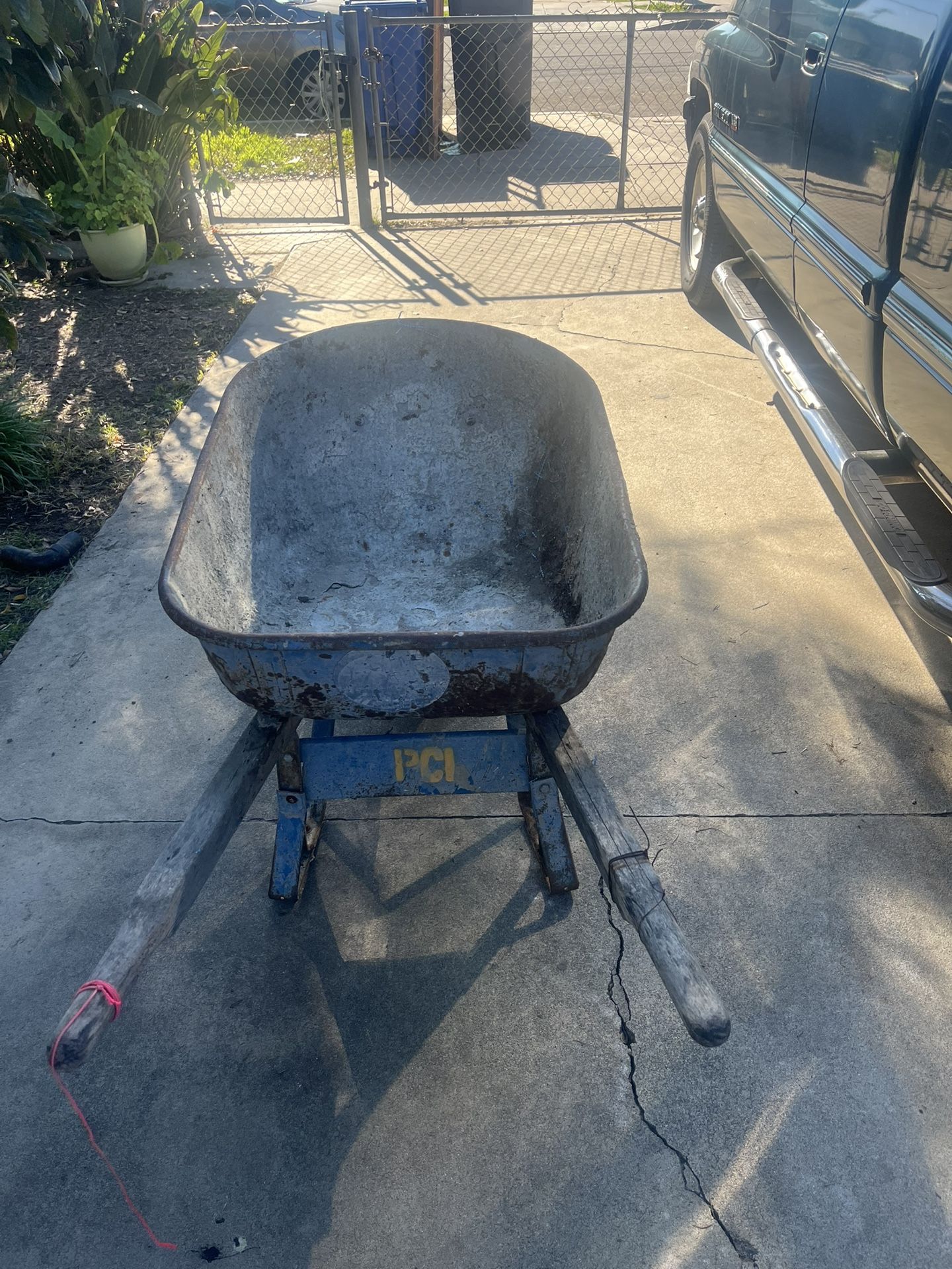 Carretilla Comercial heavy duty wheelbarrow