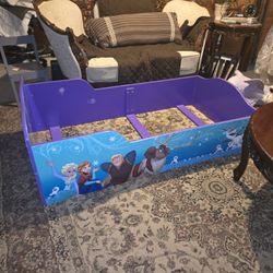 Frozen Bed And Cube W/ 2baskets