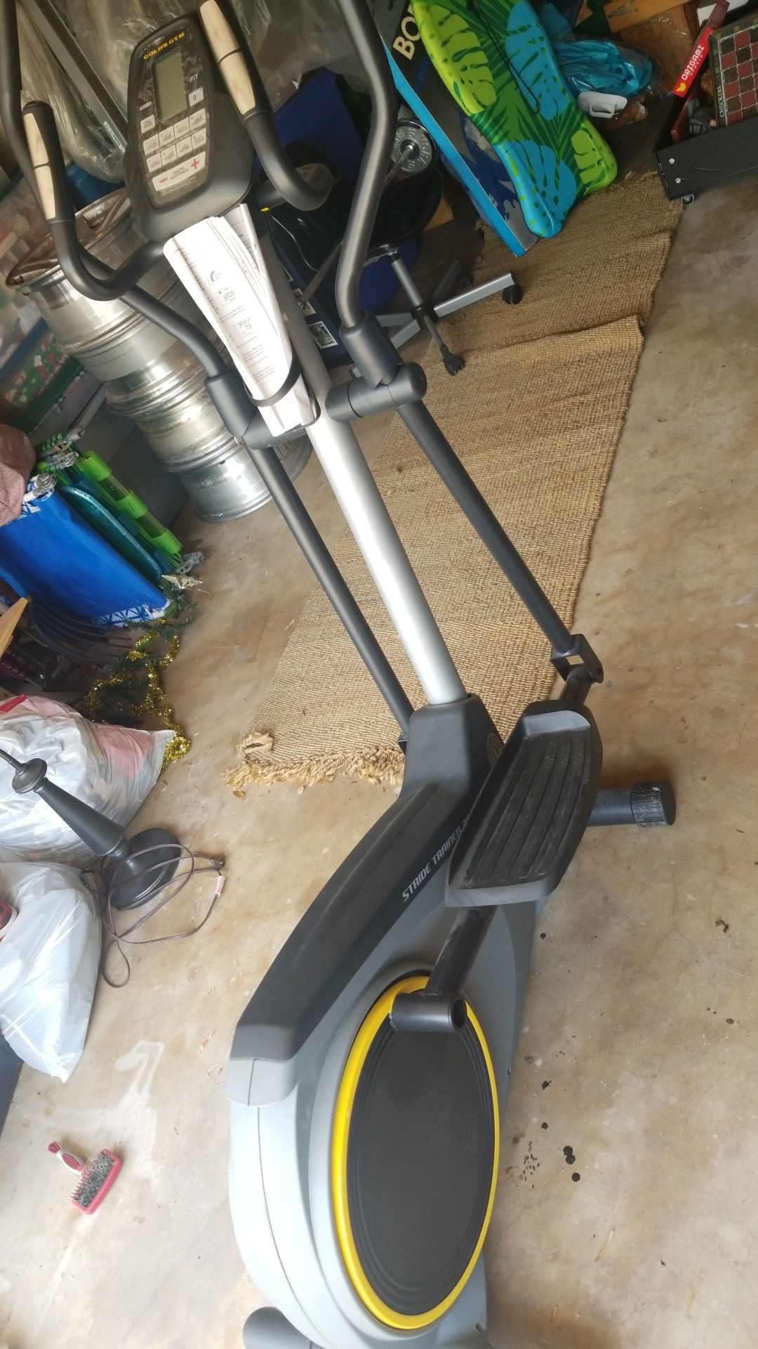 Stride trainer 350i Golds gym elliptical