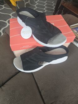 black sandals 