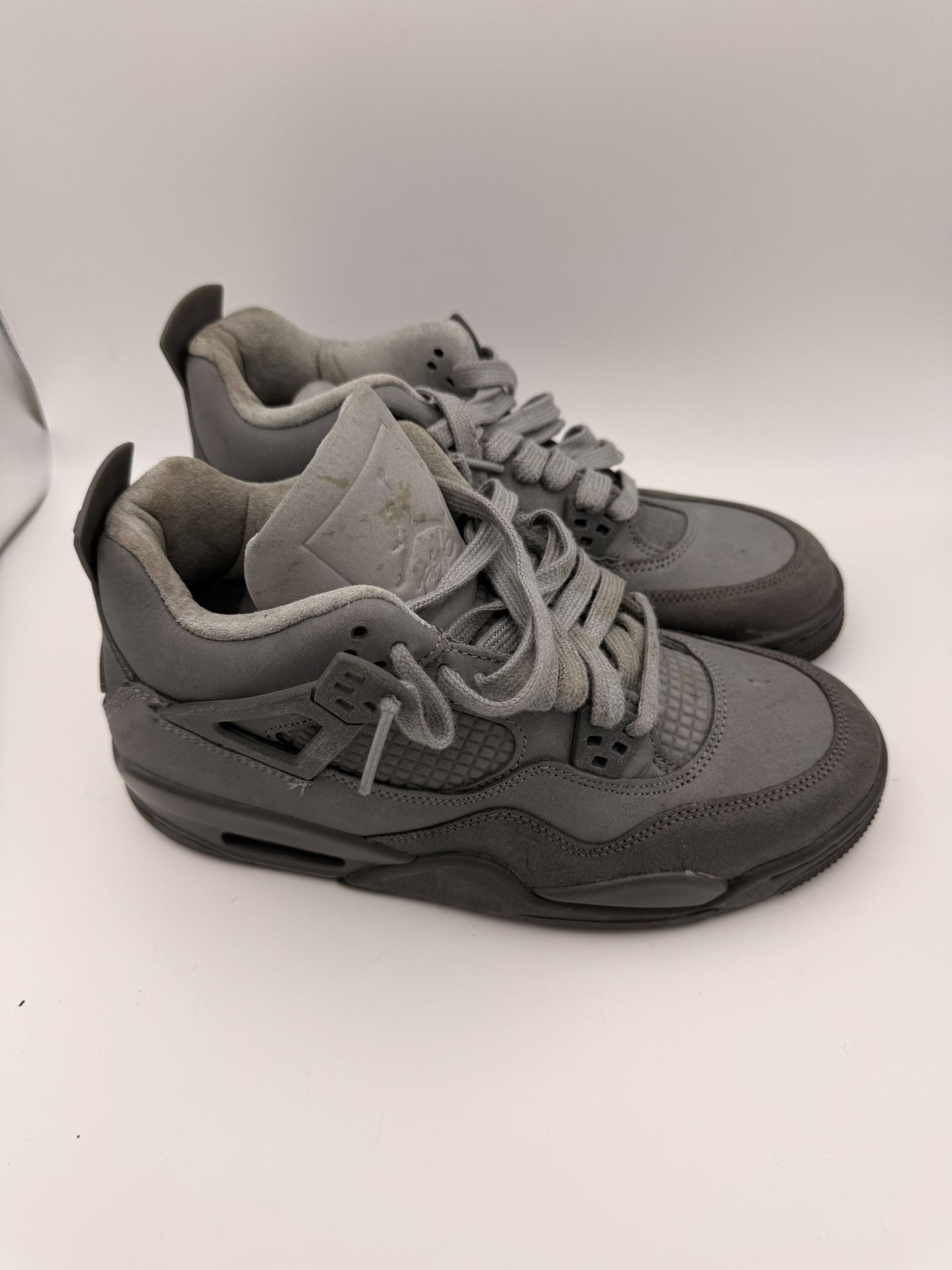 Air Jordan 4 Retro GS Medium Grey 6.5Y HM8965-001 Youth Sneakers Used