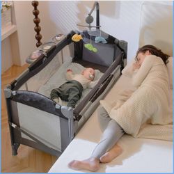 Baby Bedside Sleeper Bassinet Playpen Playards with Changing Table, Only Used For 3 Months 