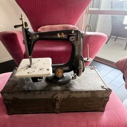 Antique Vintage Sewing Machine And Case 