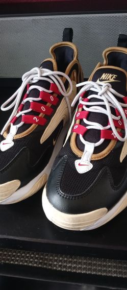 NIKE ZOOM 2K