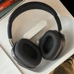 Air Pods Max 1st Gen. Only Worn Once