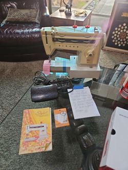 Singer Stylist 534 Sewing Machine with Foot Pedal