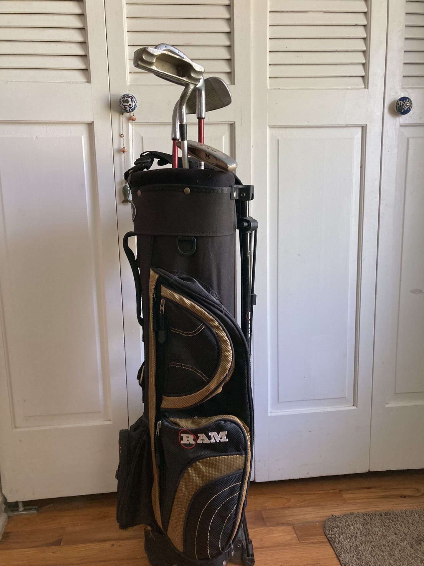 Kids Golf Bag And Golf Clubs