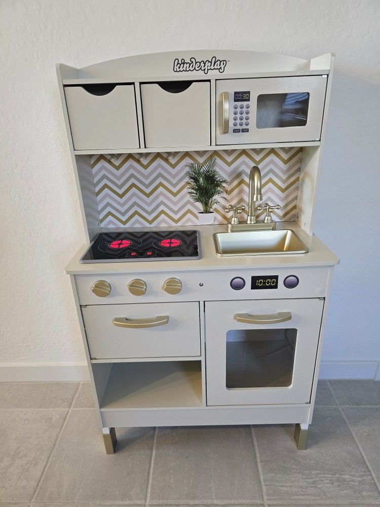 Kids Play Kitchen Like New