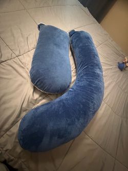 Pregnancy pillow, Russell/Boulder area.