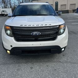 2014 Ford Explorer Sport 