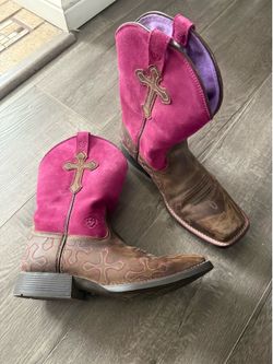 Ariat boots women size 8