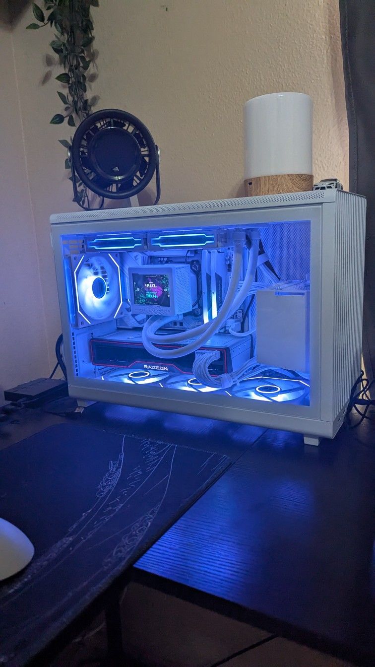 Custom Gaming PC Ryzen 7 7700, RX 6800 XT, 32GB RAM, 3TB Storage