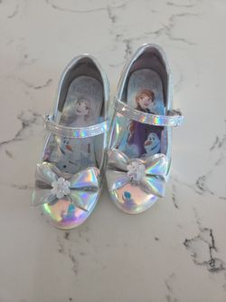 BRAND NEW DISNEY FROZEN GIRLS IRIDESCENT HOLOGRAPHIC MARY JANE HEEL BOW SHOES SZ 8 KIDS SEE DESCRIPTION