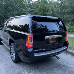 GMC Yukon Denali 