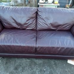 Mustang Couch Nice 🙂