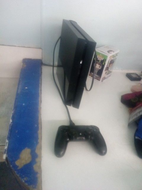 Ps4 Console And Controller