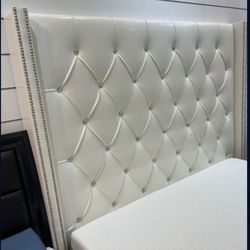 *Limited Availability*---Stunning White Leather Gel Queen Bed Frames---Delivery Available🤭