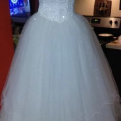 Tengo Estos Vestifdos De Novia Y De Fiesta 