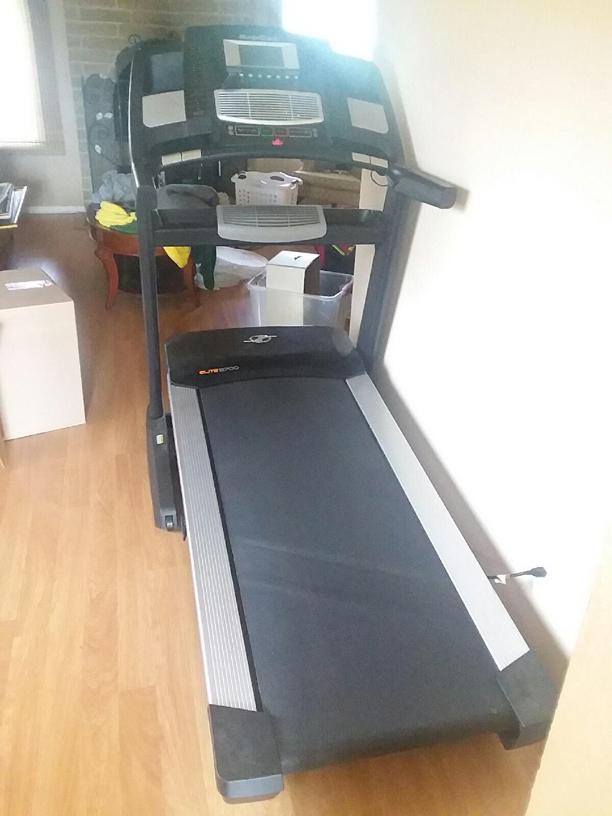 Treadmill NordicTrack Elite 5700 for Sale in Hillsboro, OR OfferUp