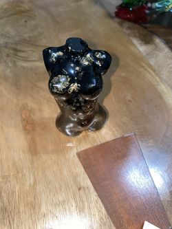 Resin black and gold woman statue handmade