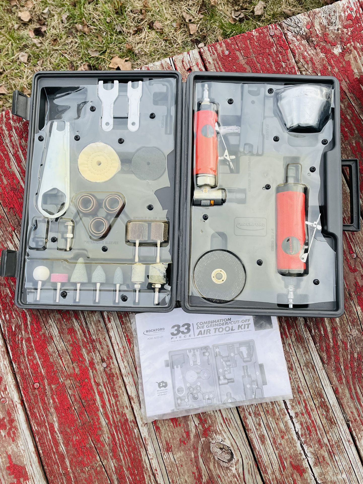 Briggs & Stratton Brute 10G Air Compressor with Hose and Accessories