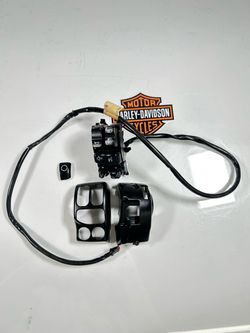 2018 Harley-Davidson Touring FLHXS Left Hand Control Switch Housing OEM.BEST OFFER WELCOME. SM9KNT0461