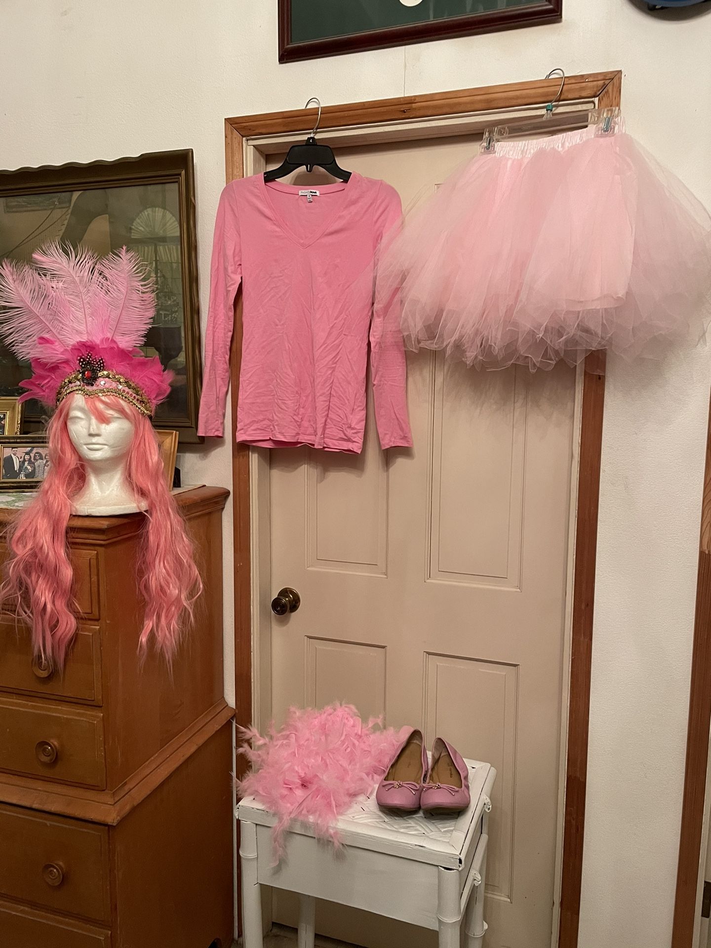 Halloween Costume Pink Ballerina Showgirl Tutu Blouse Ballet Shoes Wig Feather Boa. Size: Medium 7-8-9