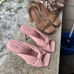 Sapatos Dos Puestas Los Cafeses Son Nuevos Y Los Rojos Una Puesta Los Rositas Tengo Unos Negros  Pregunta Por Presión 