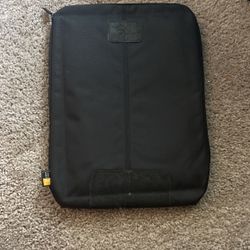 Case Logic iPad Case