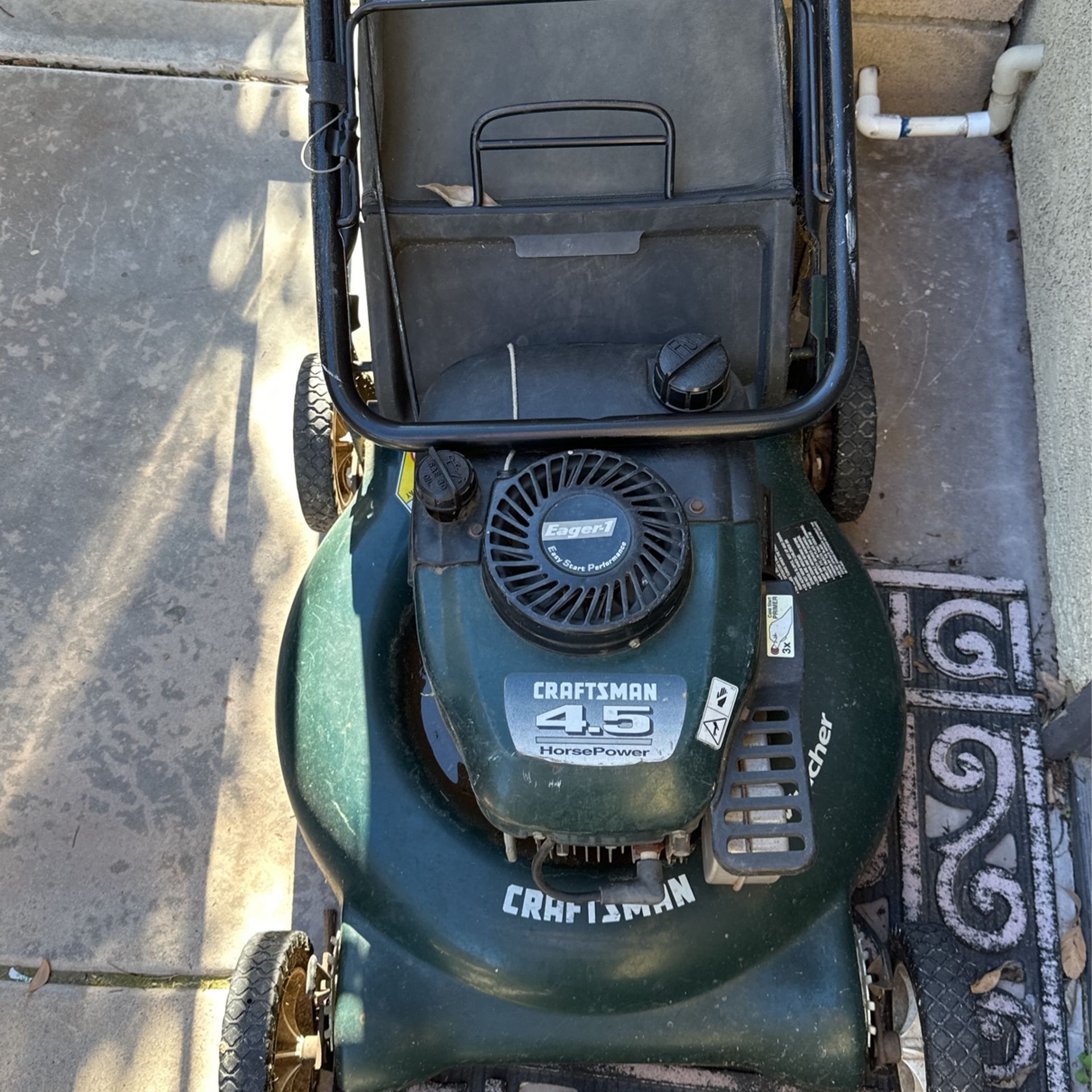 Craftsman 4.5 HP Lawn Mower for Sale in Temecula, CA OfferUp